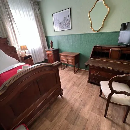 Bed and Breakfast Gaestehaus Geli 3*