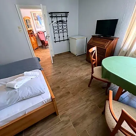 Gaestehaus Geli Bed & Breakfast 3*
