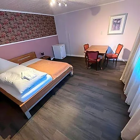 Bed & Breakfast Gaestehaus Geli Heide (Schleswig-Holstein)