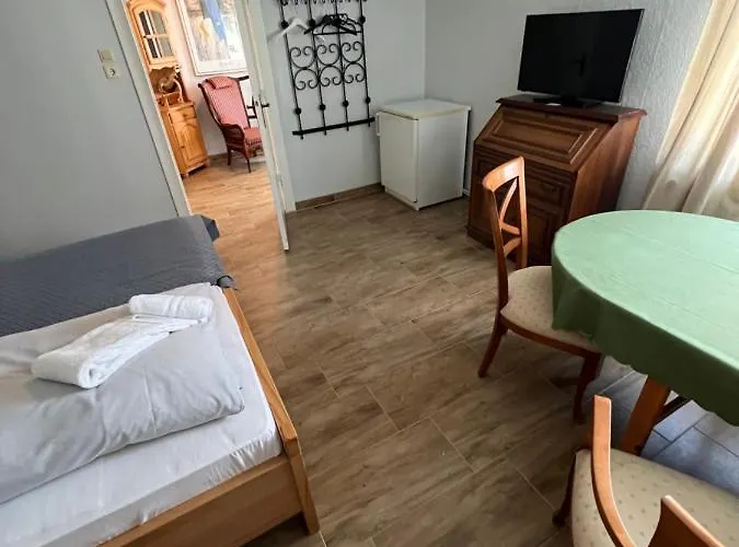 Gaestehaus Geli Alojamento de Acomodação e Pequeno-almoço 3*